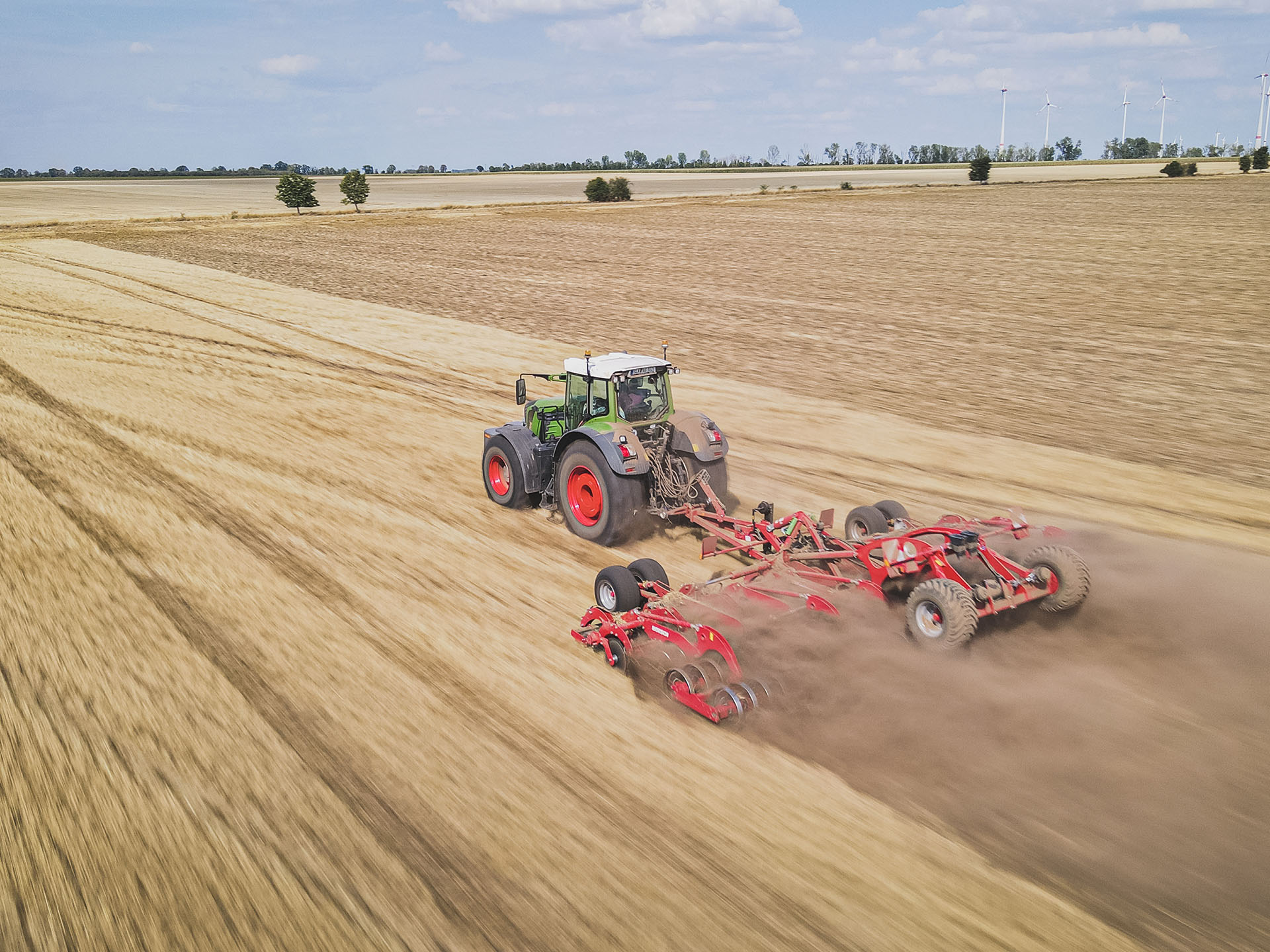 August: Hektarjagd bei der Stoppelbearbeitung von Raik Weferling